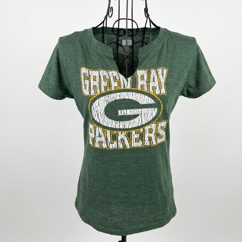 Green Bay Packers Womens Notch Neck T-Shirt M Green Distressed Graphic NFL Team